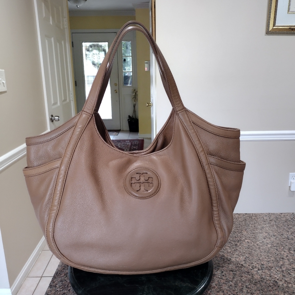Tory Burch Hannah Pocket Hobo in Sand